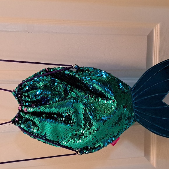 GirlZone Mermaid Design Sequin Back Pack - Picture 3 of 3